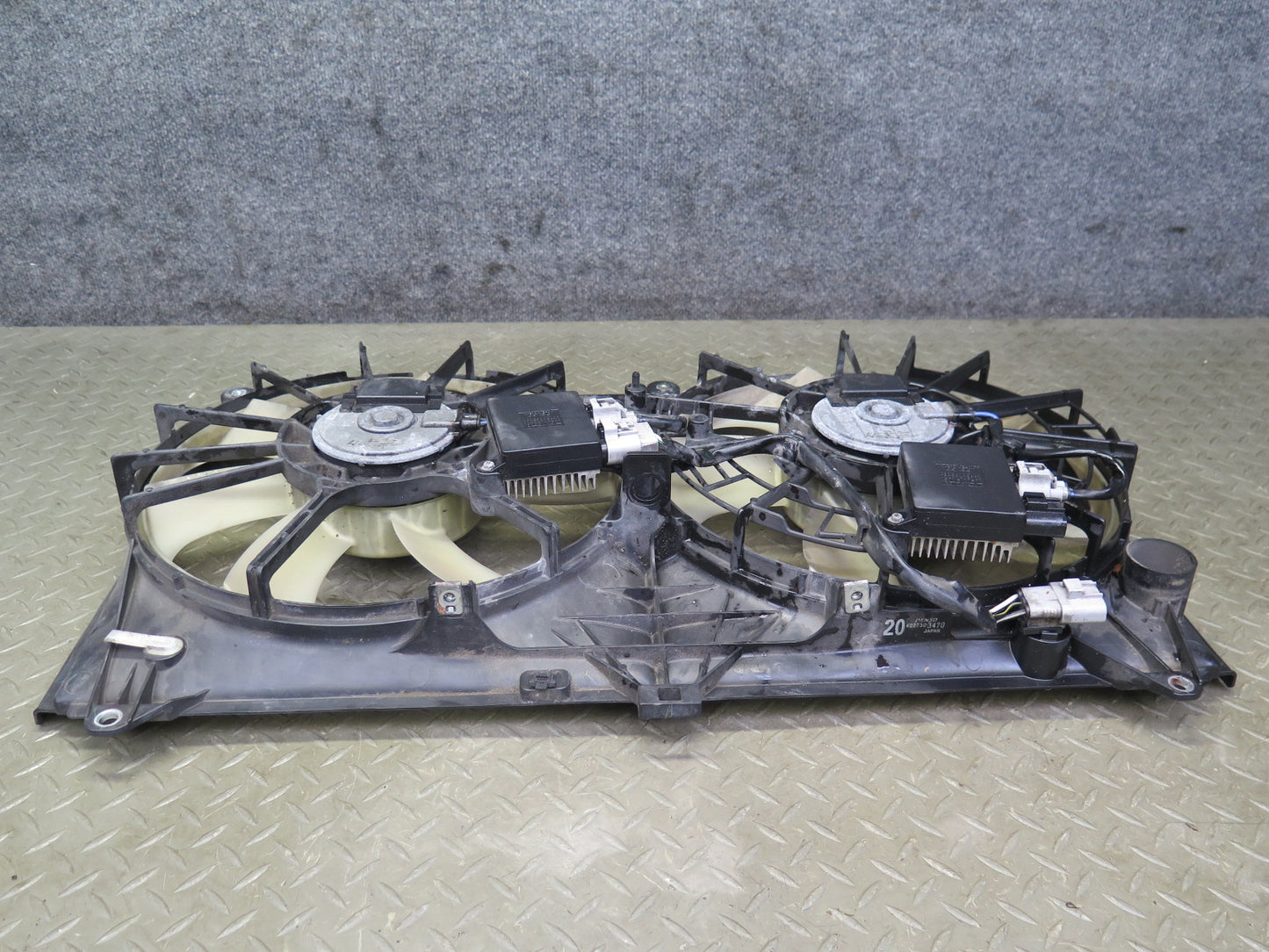 08-14 Lexus USE20L Is-f Engine Motor Cooling Dual Fan w Shroud & Module Assy OEM