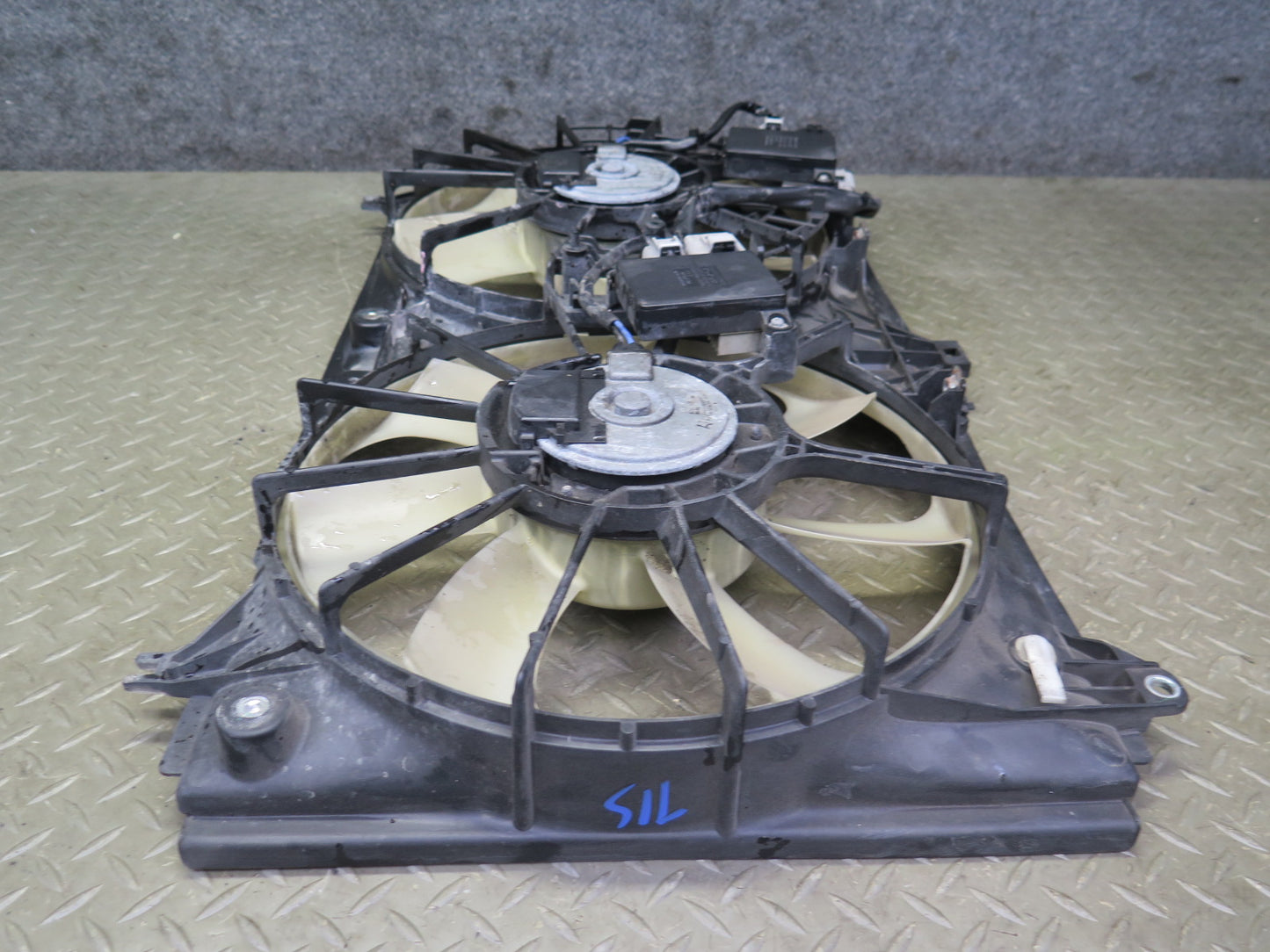 08-14 Lexus USE20L Is-f Engine Motor Cooling Dual Fan w Shroud & Module Assy OEM