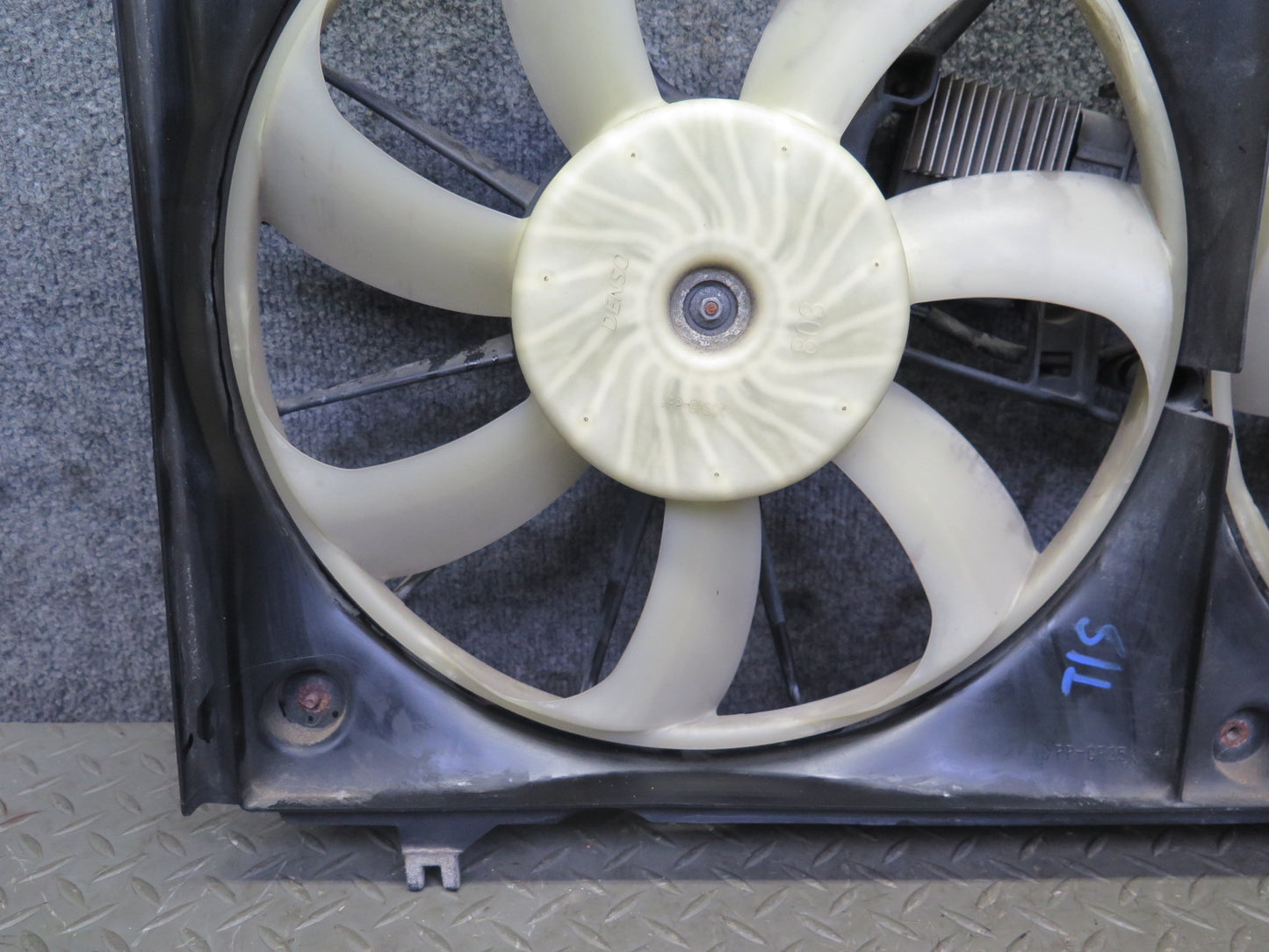 08-14 Lexus USE20L Is-f Engine Motor Cooling Dual Fan w Shroud & Module Assy OEM