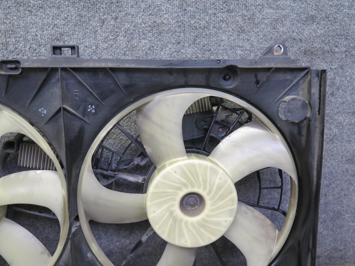 08-14 Lexus USE20L Is-f Engine Motor Cooling Dual Fan w Shroud & Module Assy OEM