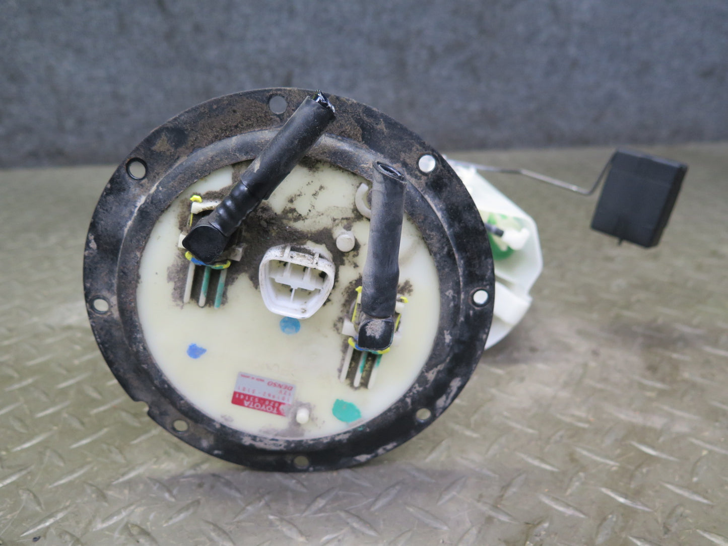 08-14 Lexus USE20L Is-f Fuel Pump Assembly 77020-53141 OEM