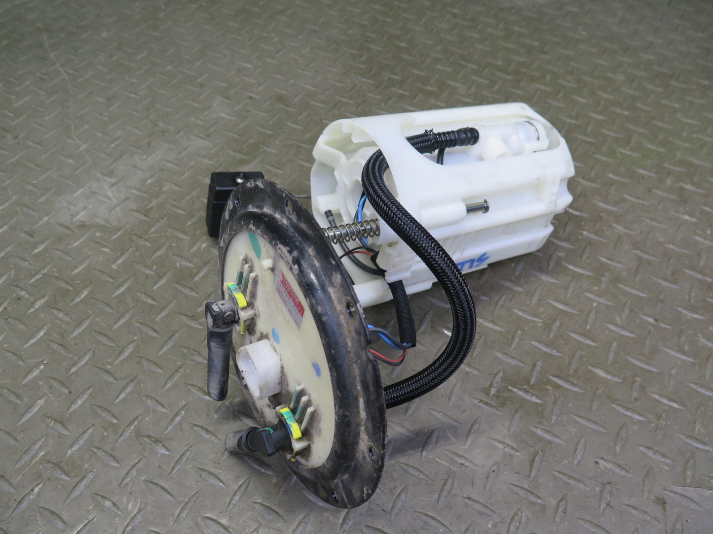 08-14 Lexus USE20L Is-f Fuel Pump Assembly 77020-53141 OEM