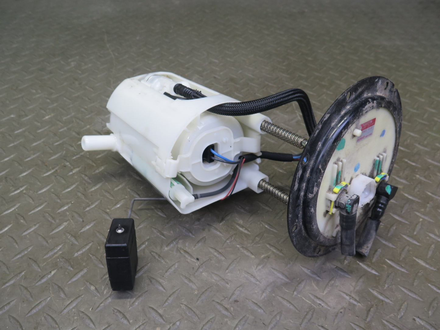 08-14 Lexus USE20L Is-f Fuel Pump Assembly 77020-53141 OEM