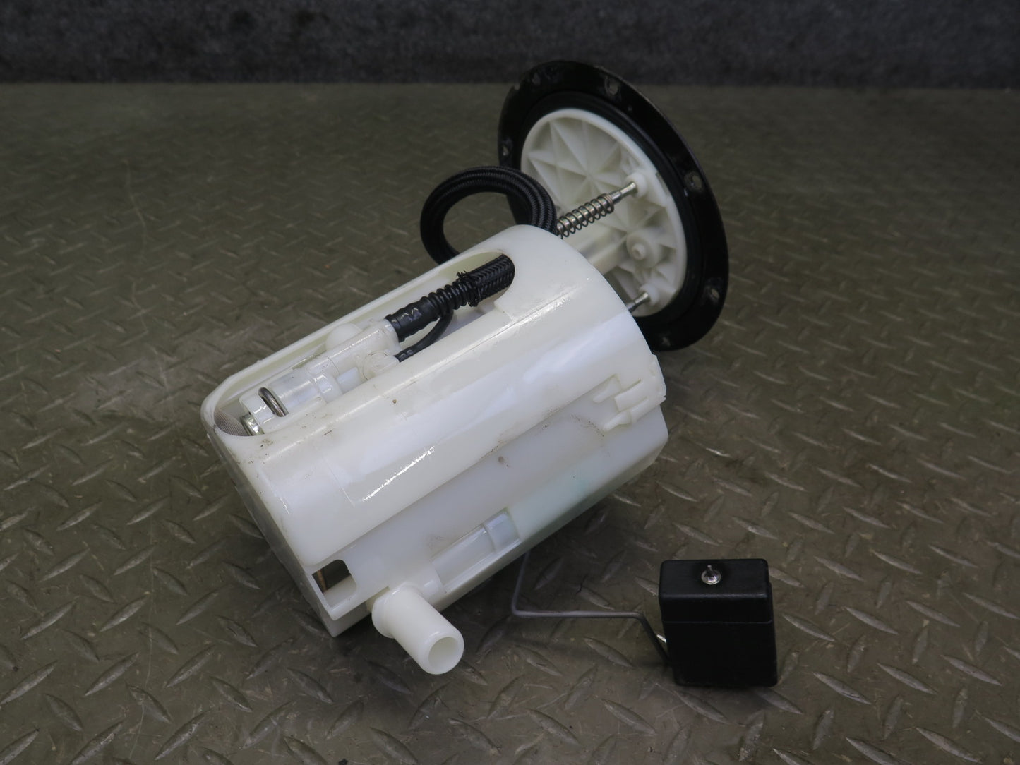 08-14 Lexus USE20L Is-f Fuel Pump Assembly 77020-53141 OEM