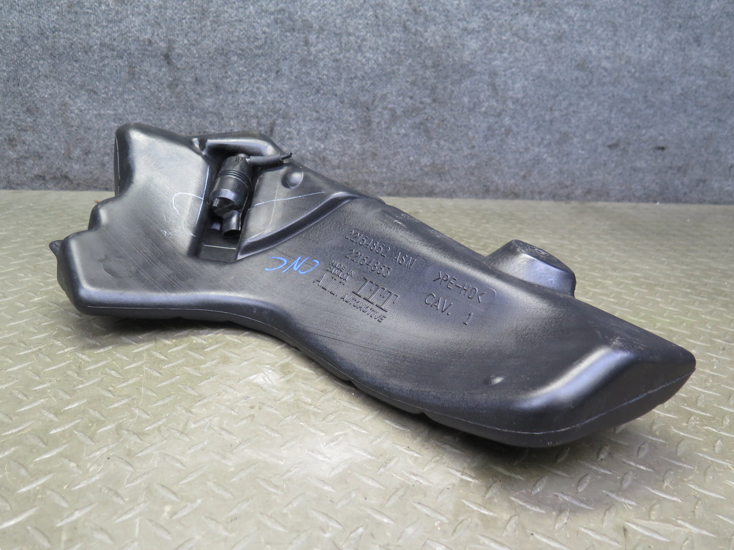 97-04 Chevrolet Corvette C5 Windshield Washer Fluid Reservoir Tank w Pump OEM