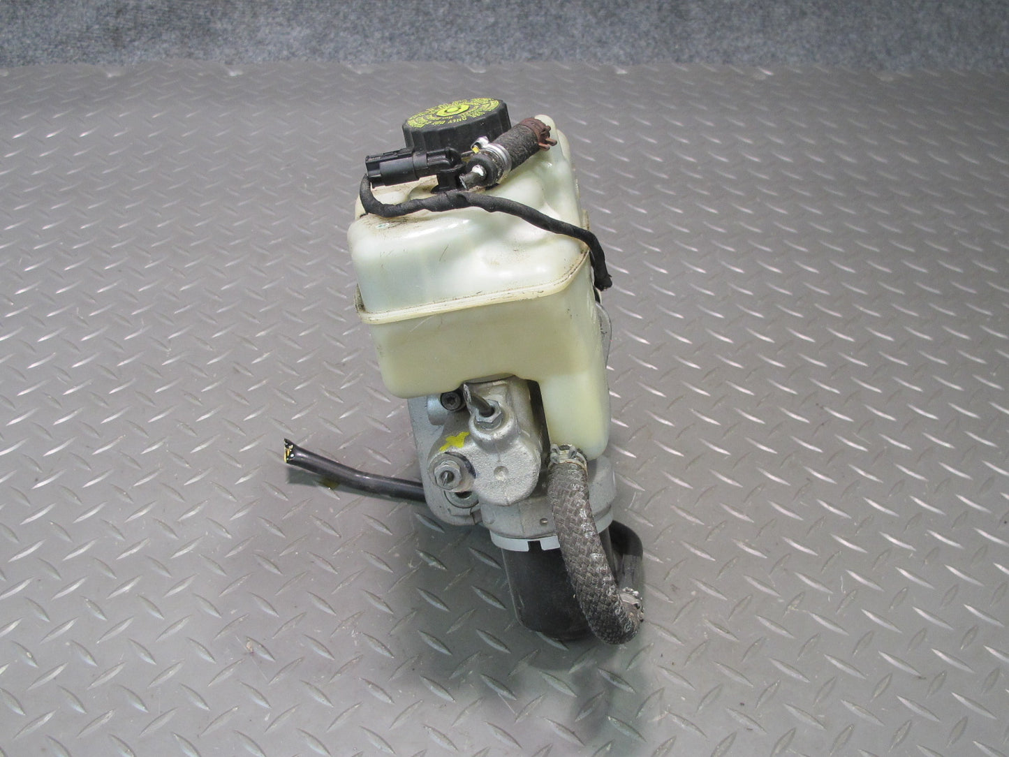 03-08 Mercedes R230 SL500 Brake Master Cylinder Booster w Fluid Reservoir OEM