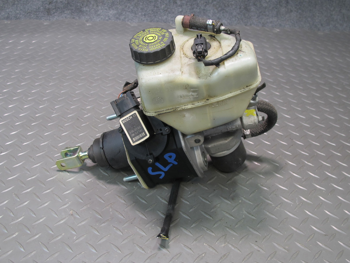 03-08 Mercedes R230 SL500 Brake Master Cylinder Booster w Fluid Reservoir OEM