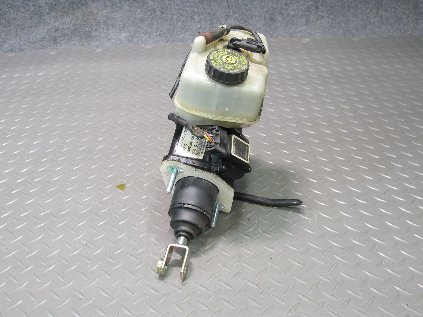 03-08 Mercedes R230 SL500 Brake Master Cylinder Booster w Fluid Reservoir OEM