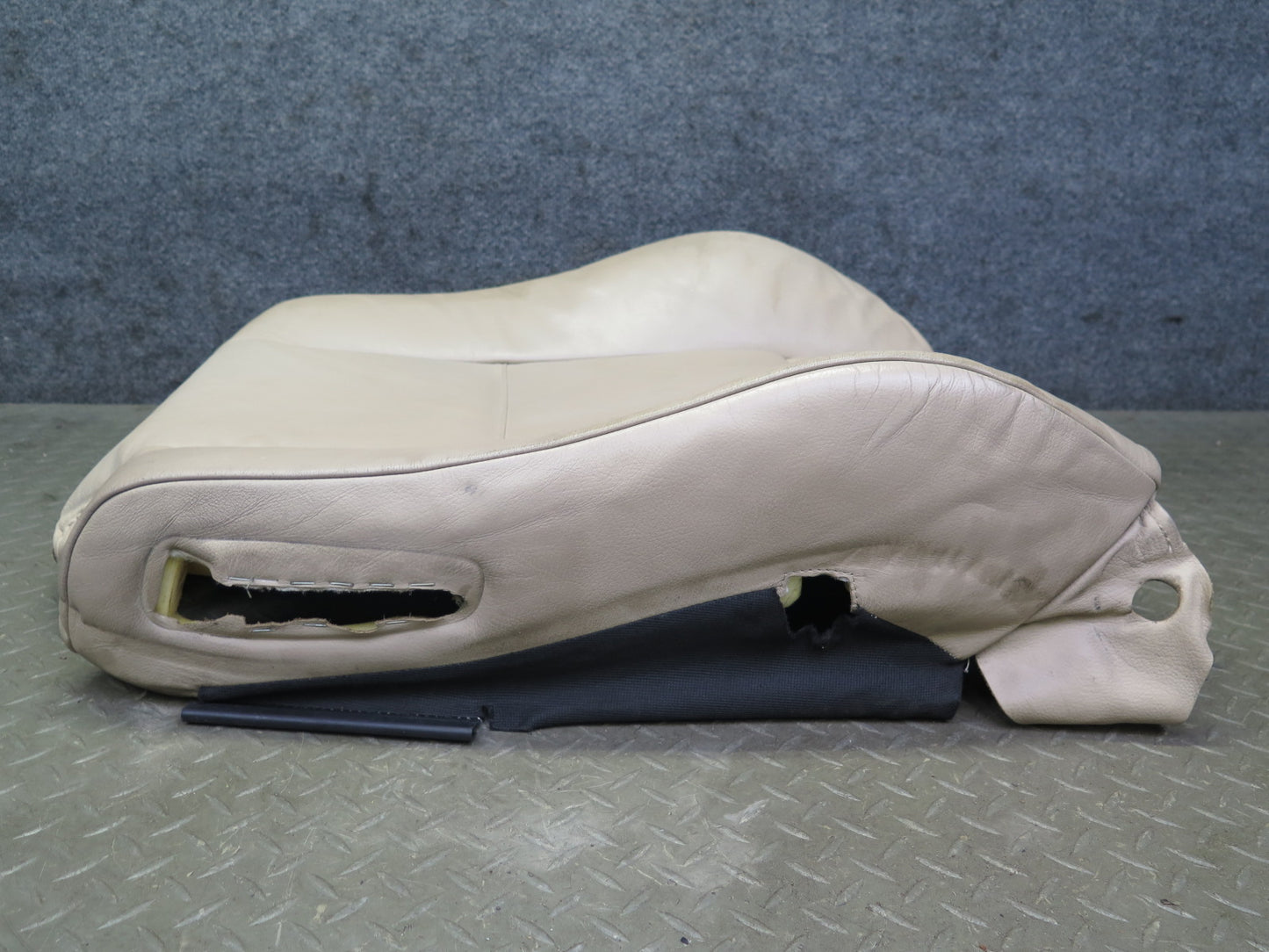 01-06 BMW E46 330ci Convertible Front Right Seat Upper Leather Cushion Beige OEM
