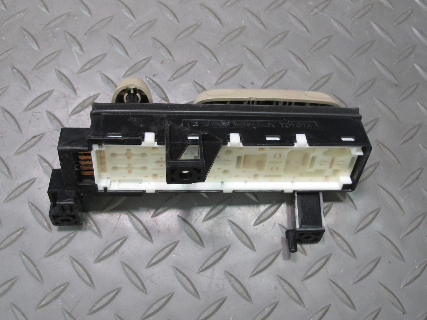 2005-2007 Lexus UZJ120L GX470 Front Right Passenger Side Seat Adjustment Switch