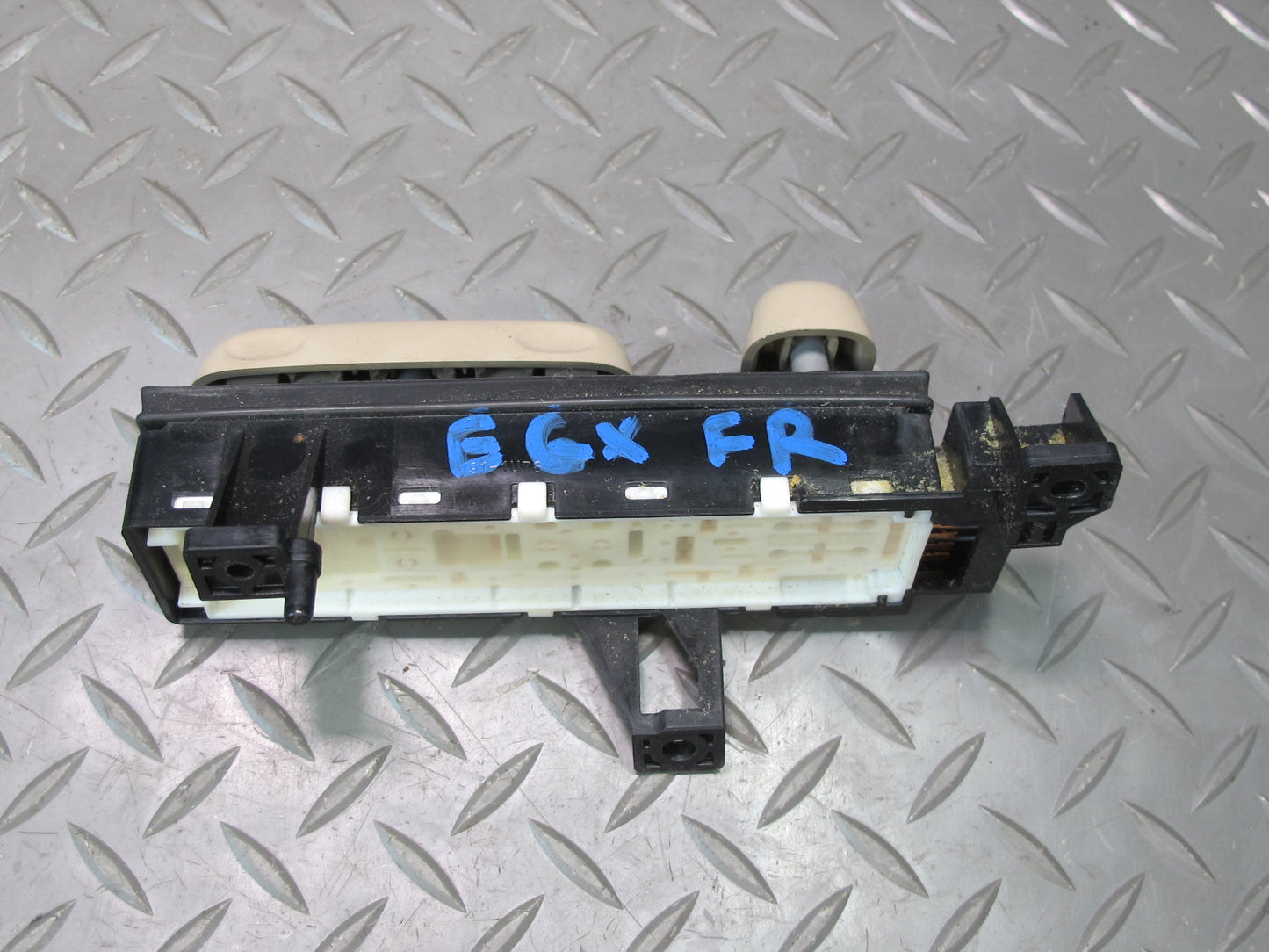 2005-2007 Lexus UZJ120L GX470 Front Right Passenger Side Seat Adjustment Switch