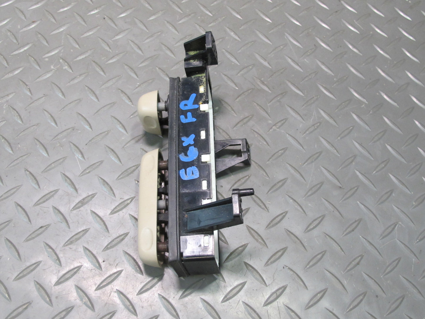 2005-2007 Lexus UZJ120L GX470 Front Right Passenger Side Seat Adjustment Switch