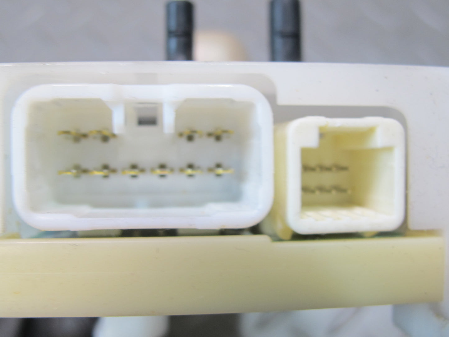 2005-2007 Lexus UZJ120L GX470 Front Left Driver Side Seat Adjustment Switch