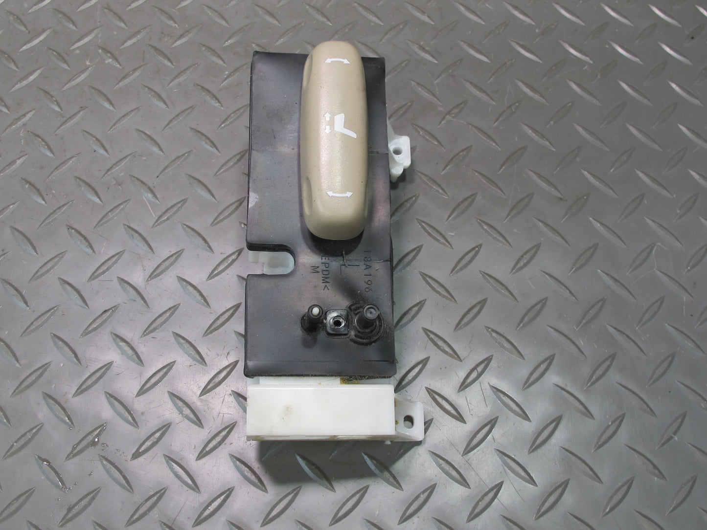 2005-2007 Lexus UZJ120L GX470 Front Left Driver Side Seat Adjustment Switch