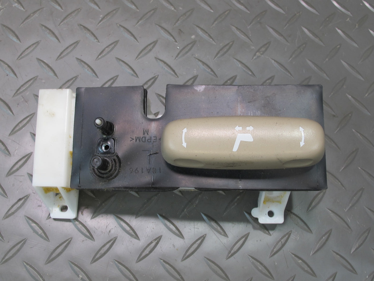 2005-2007 Lexus UZJ120L GX470 Front Left Driver Side Seat Adjustment Switch