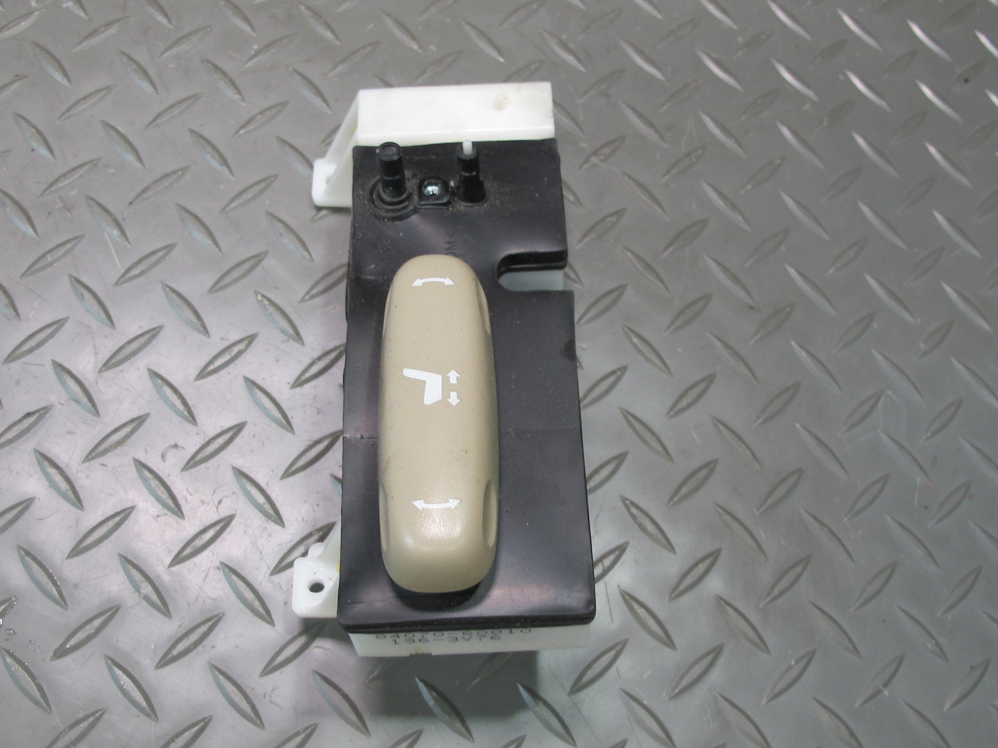 2005-2007 Lexus UZJ120L GX470 Front Left Driver Side Seat Adjustment Switch
