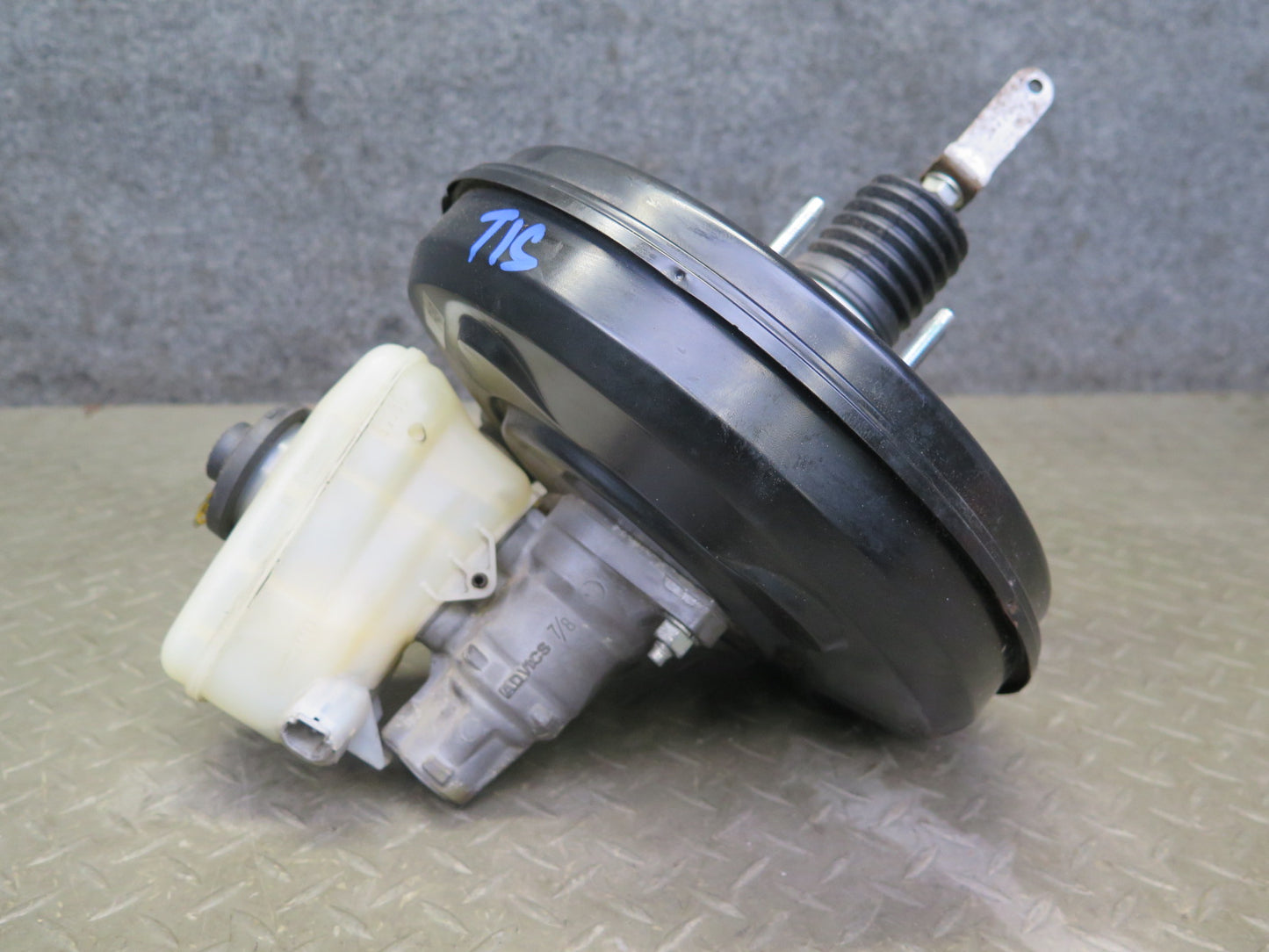 08-14 Lexus USE20L Is-f A/T Brake Master Cylinder Booster Fluid Reservoir OEM