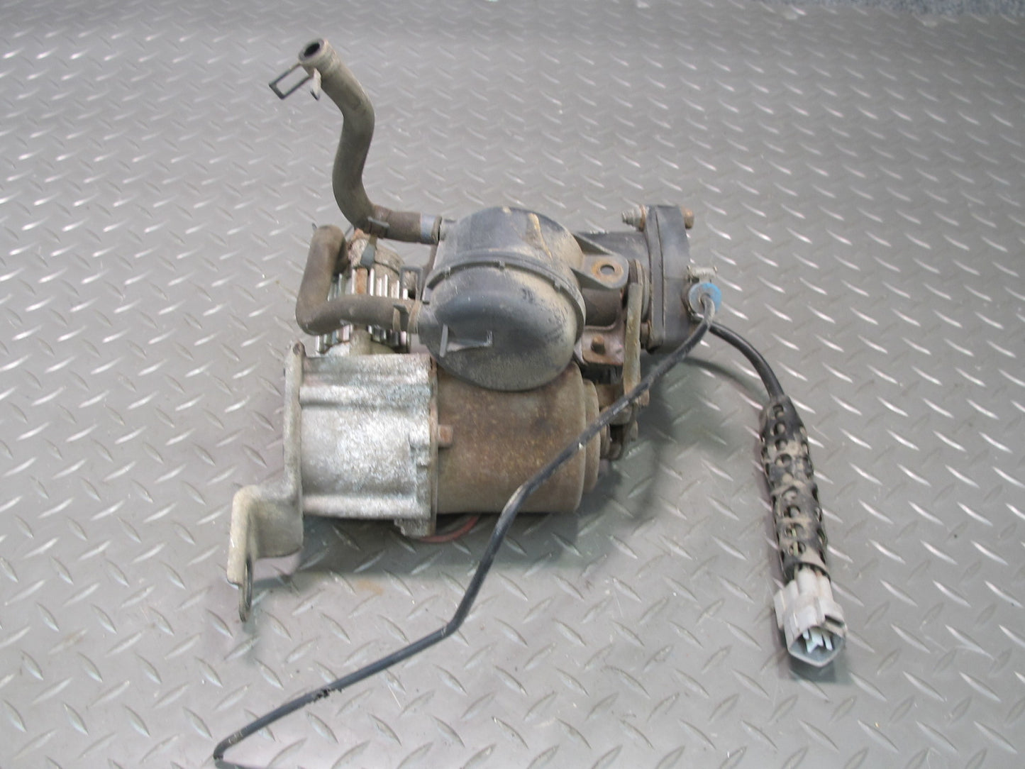 2003-2009 Lexus UZJ120L GX470 Air Ride Suspension Compressor Pump