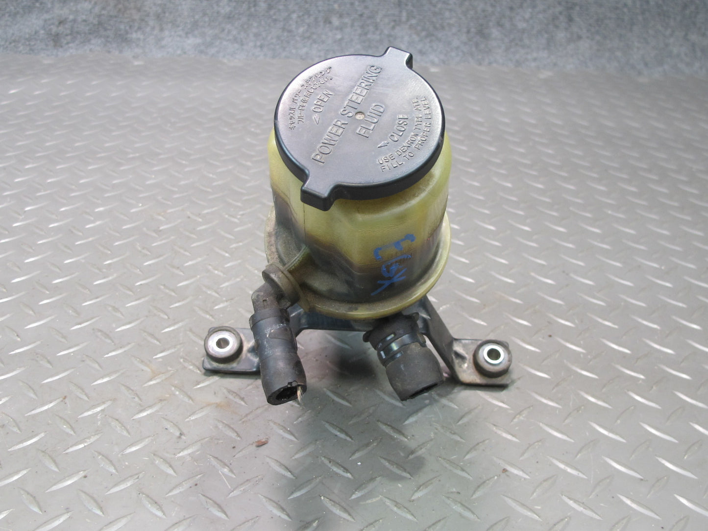 2003-2009 Lexus GX470 Power Steering Fluid Reservoir Bottle Tank W/ Bracket