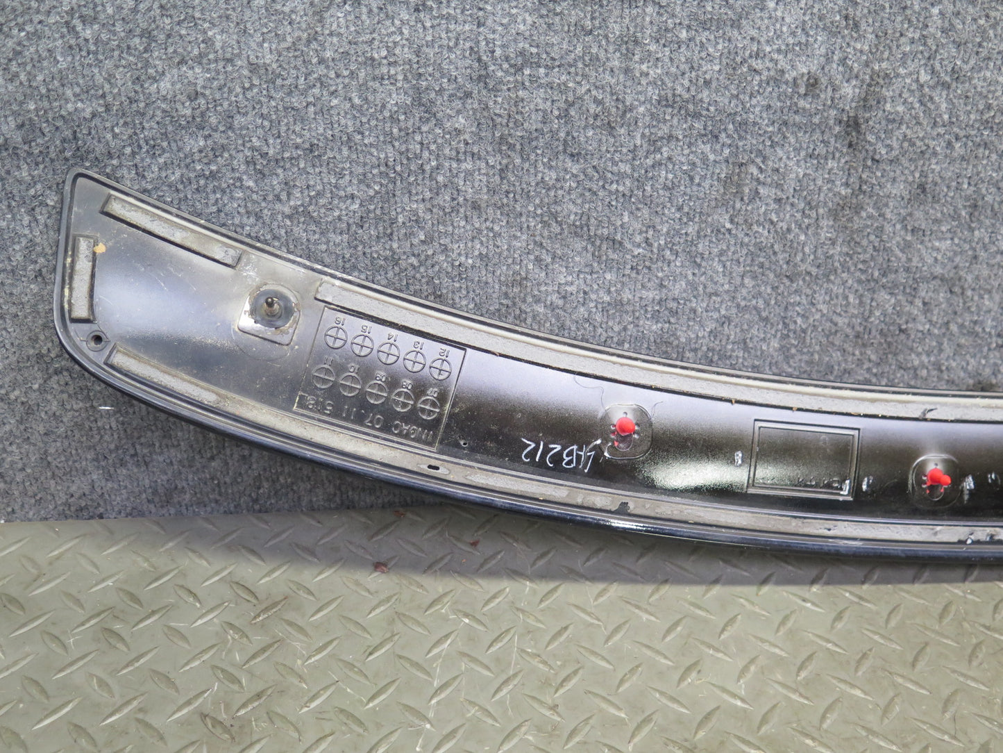 08-13 Lexus USE20L Is-f Rear Trunk Lid Spoiler Wing Obsidian 76085-53040 OEM