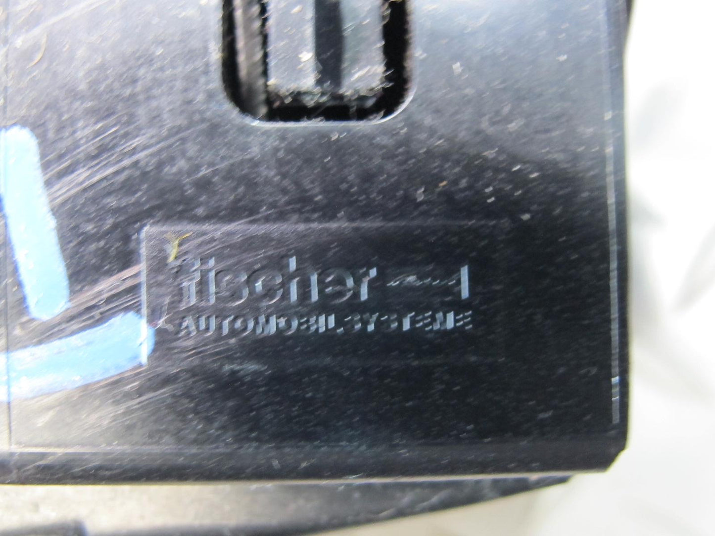 01-06 BMW E46 330Ci Front Center Console Compartment Tray Storage 8260312 OEM