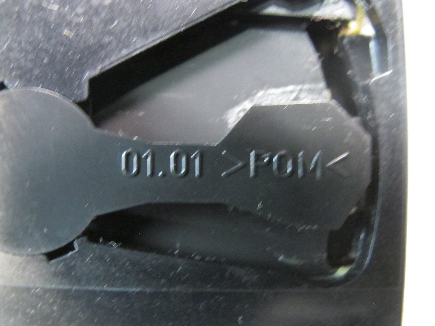 01-06 BMW E46 330Ci Front Center Console Compartment Tray Storage 8260312 OEM