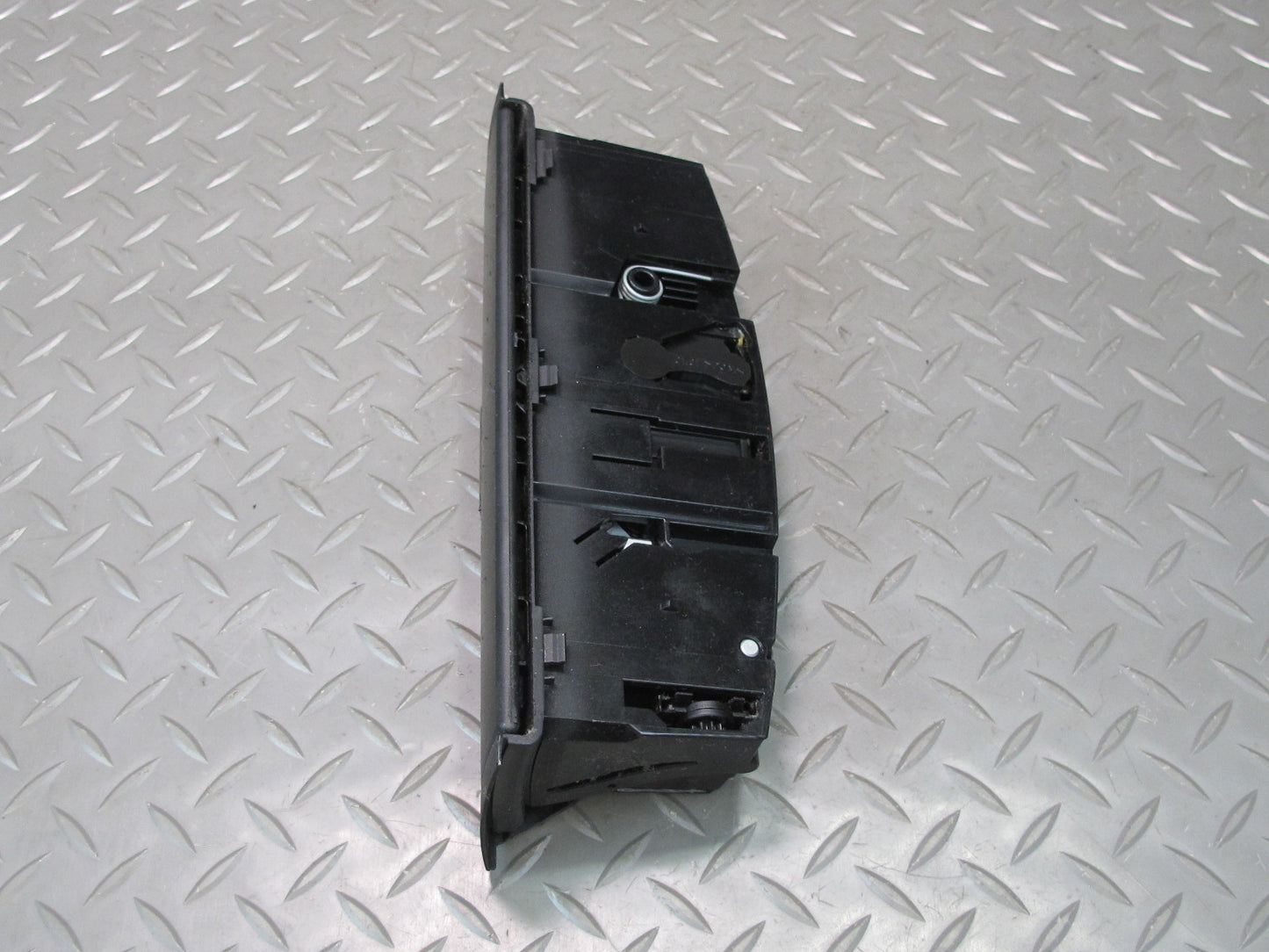 01-06 BMW E46 330Ci Front Center Console Compartment Tray Storage 8260312 OEM