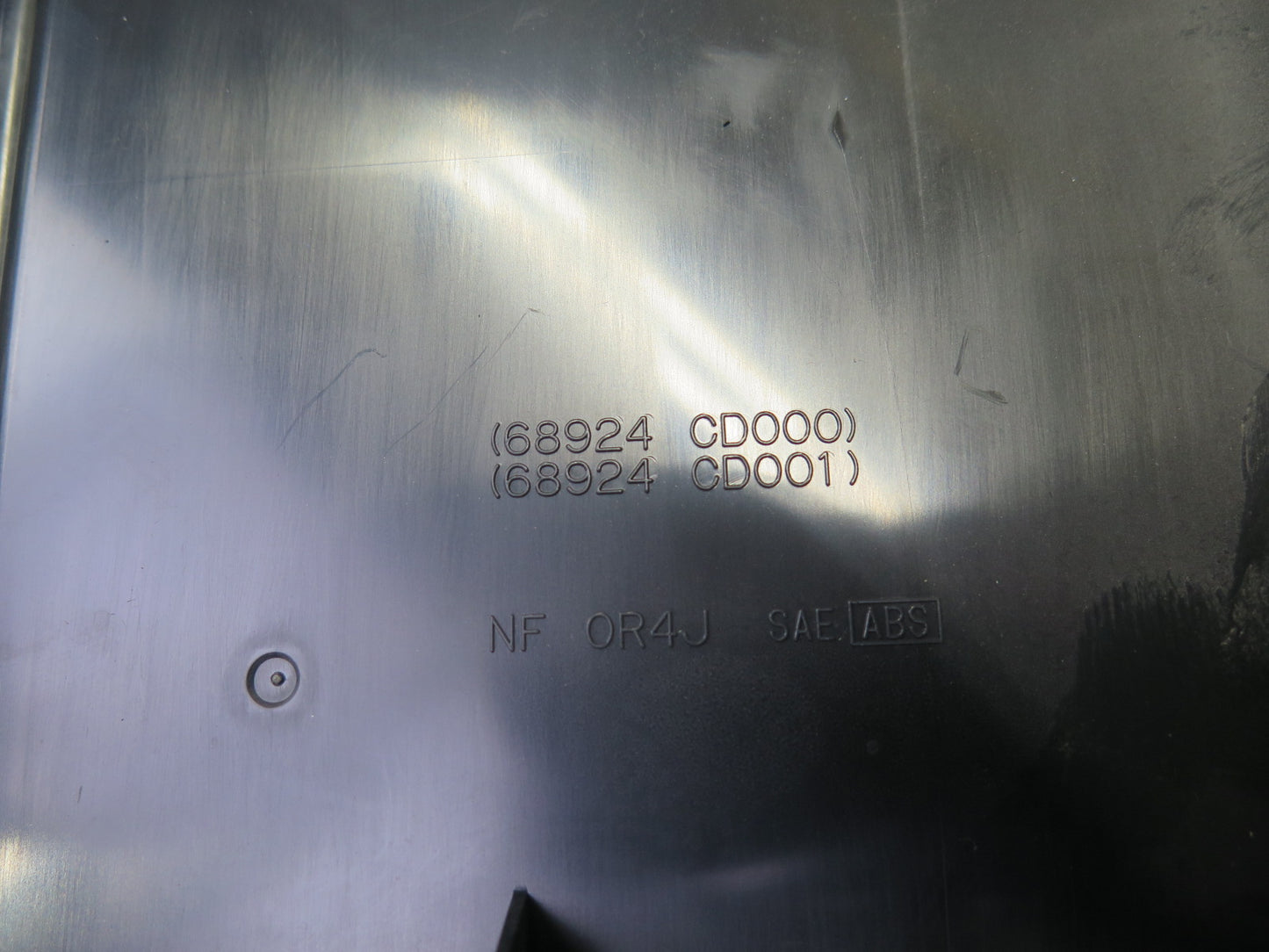 03-09 Nissan Z33 350Z Center Console Trim Cover Panel Black 68924-CD000 OEM