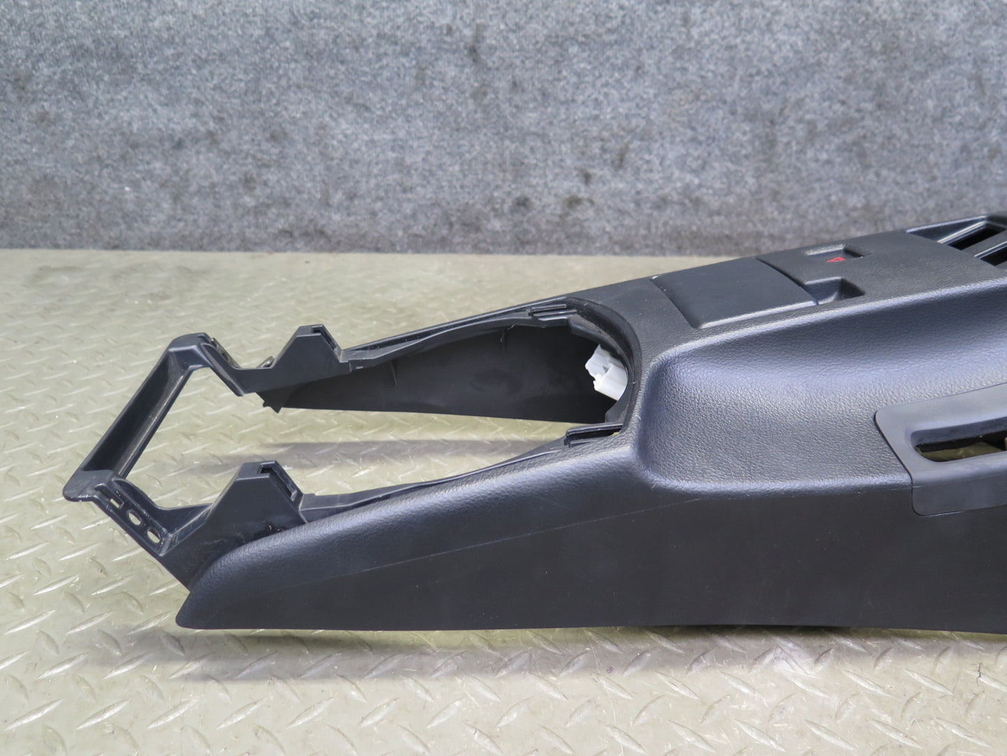 03-09 Nissan Z33 350Z Center Console Trim Cover Panel Black 68924-CD000 OEM