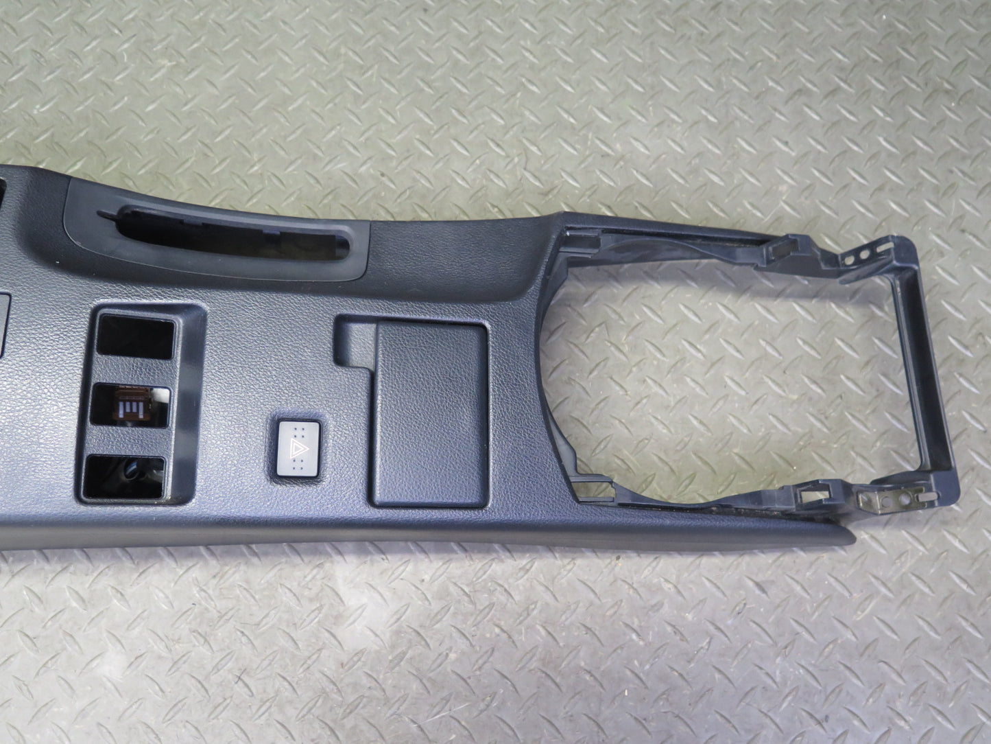 03-09 Nissan Z33 350Z Center Console Trim Cover Panel Black 68924-CD000 OEM