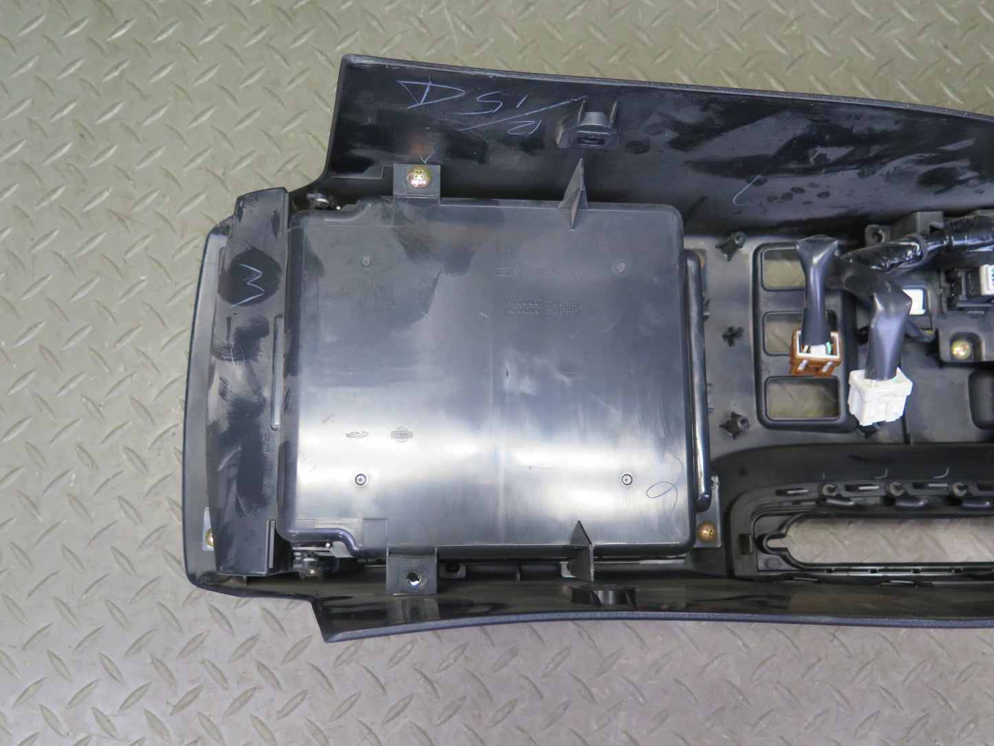 03-09 Nissan Z33 350Z Center Console Trim Cover Panel Black 68924-CD000 OEM