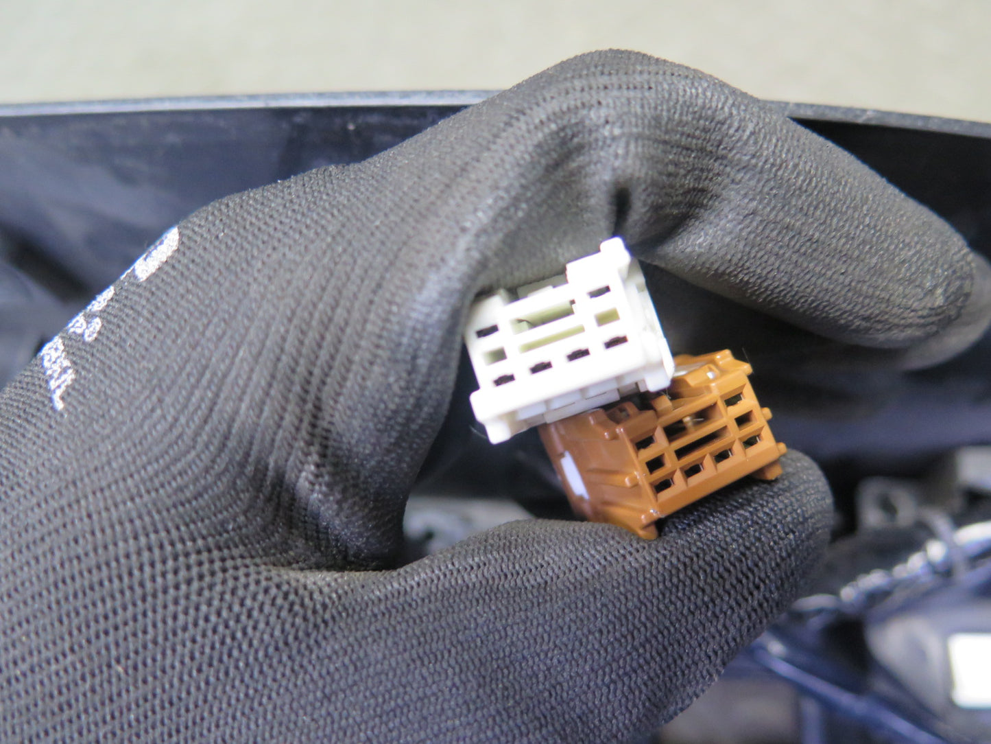 03-09 Nissan Z33 350Z Center Console Trim Cover Panel Black 68924-CD000 OEM