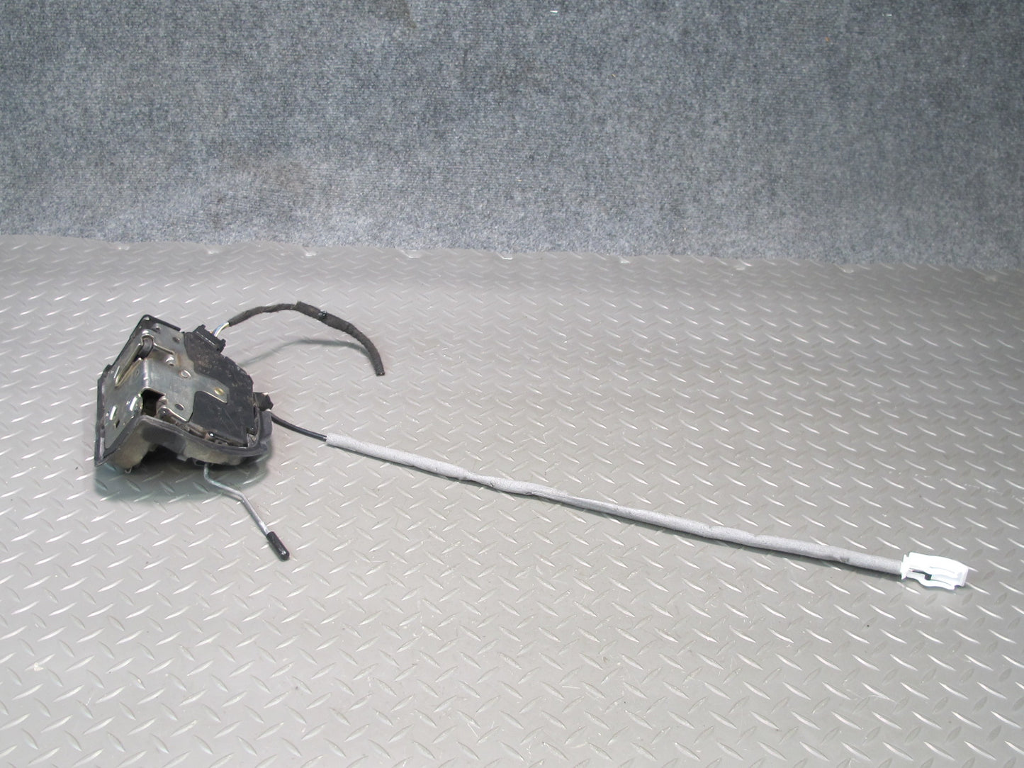 01-06 BMW E46 330CI Convertible Coupe Right Door Lock Latch Actuator OEM