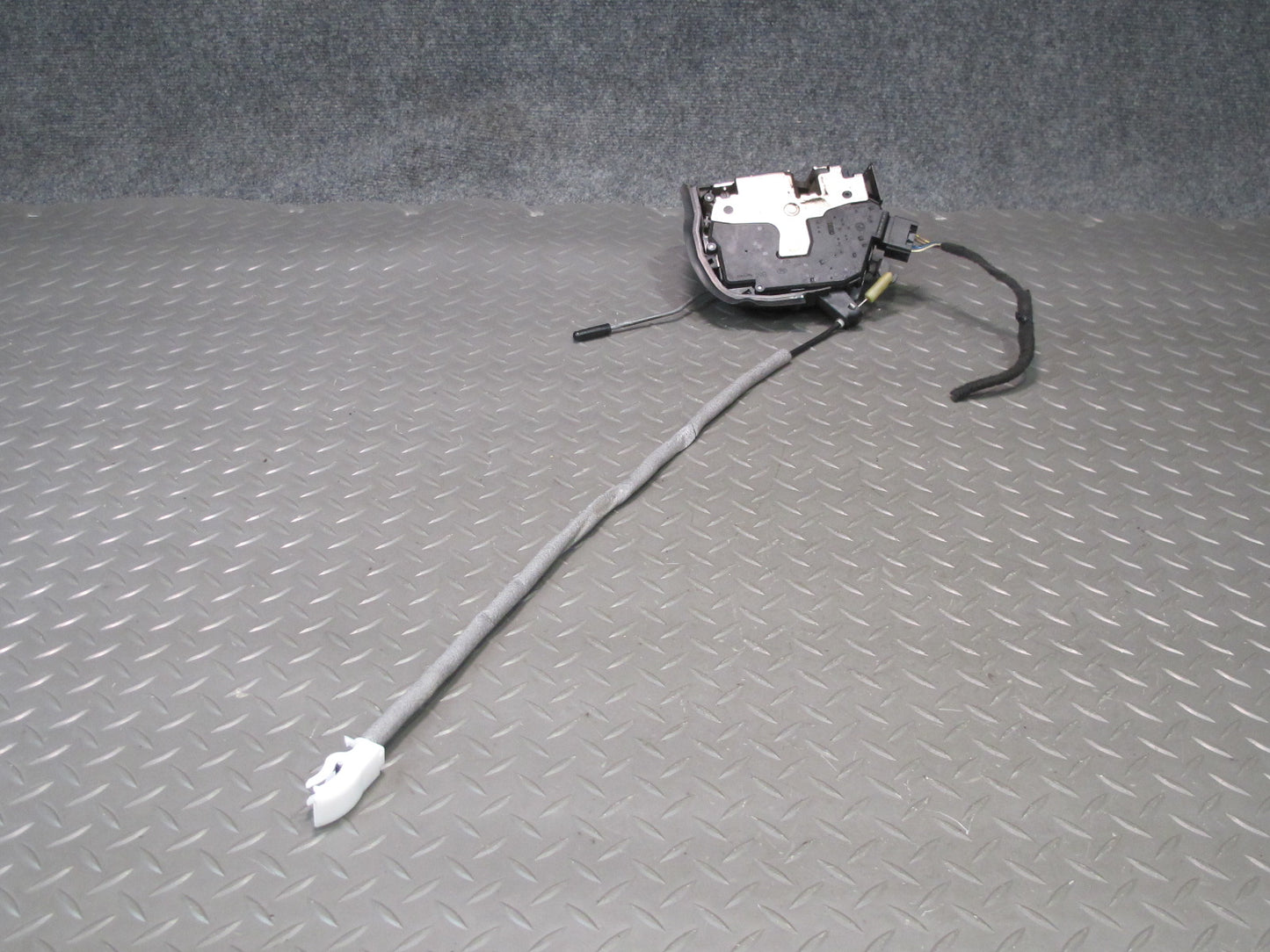 01-06 BMW E46 330CI Convertible Coupe Right Door Lock Latch Actuator OEM