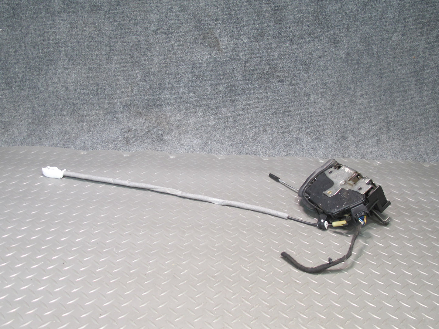 01-06 BMW E46 330CI Convertible Coupe Right Door Lock Latch Actuator OEM