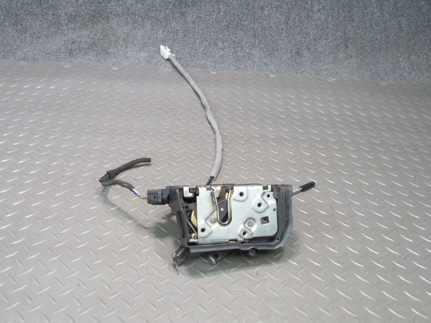 01-06 BMW E46 330CI Convertible Coupe Right Door Lock Latch Actuator OEM