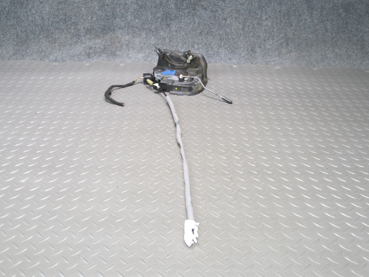 01-06 BMW E46 330CI Convertible Coupe Right Door Lock Latch Actuator OEM