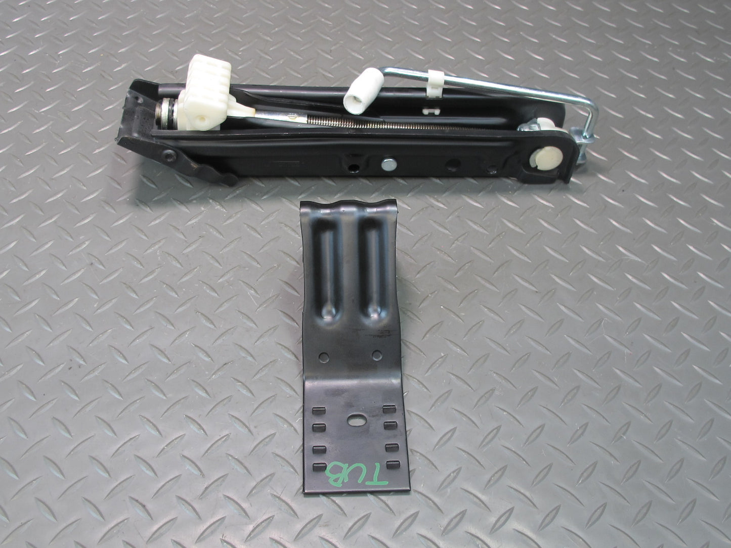 01-06 BMW E46 330Ci Emergency Spare Tire Lift Jack Stopper Set OEM