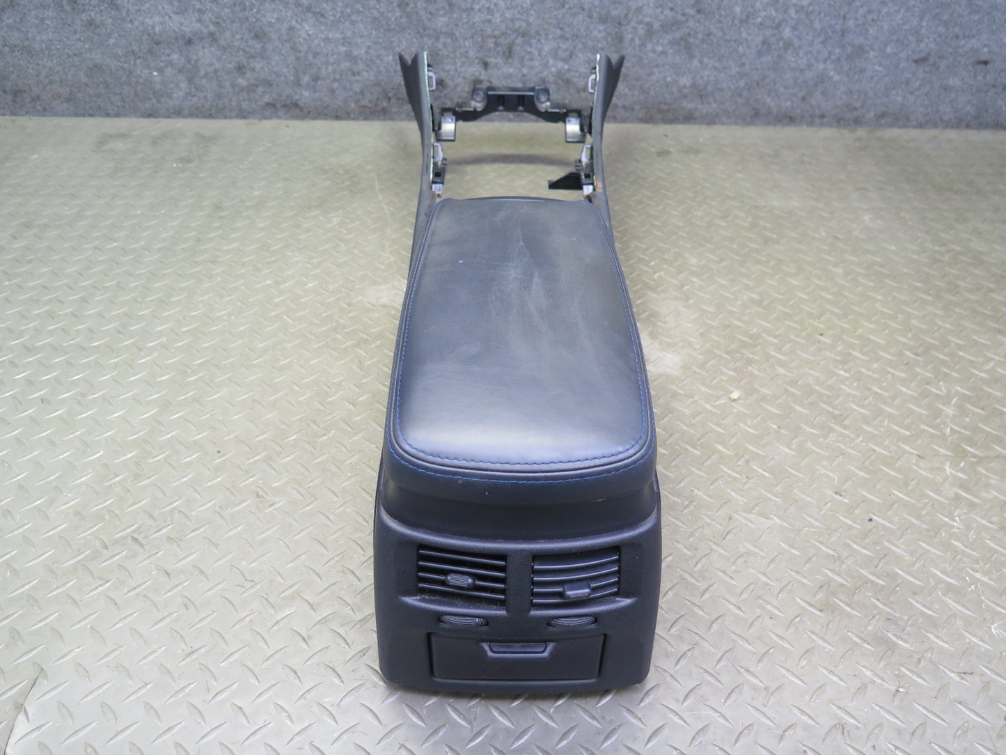 2008 Lexus USE20L Is-f Front Center Console Panel w Armrest & Air Vent Assy OEM