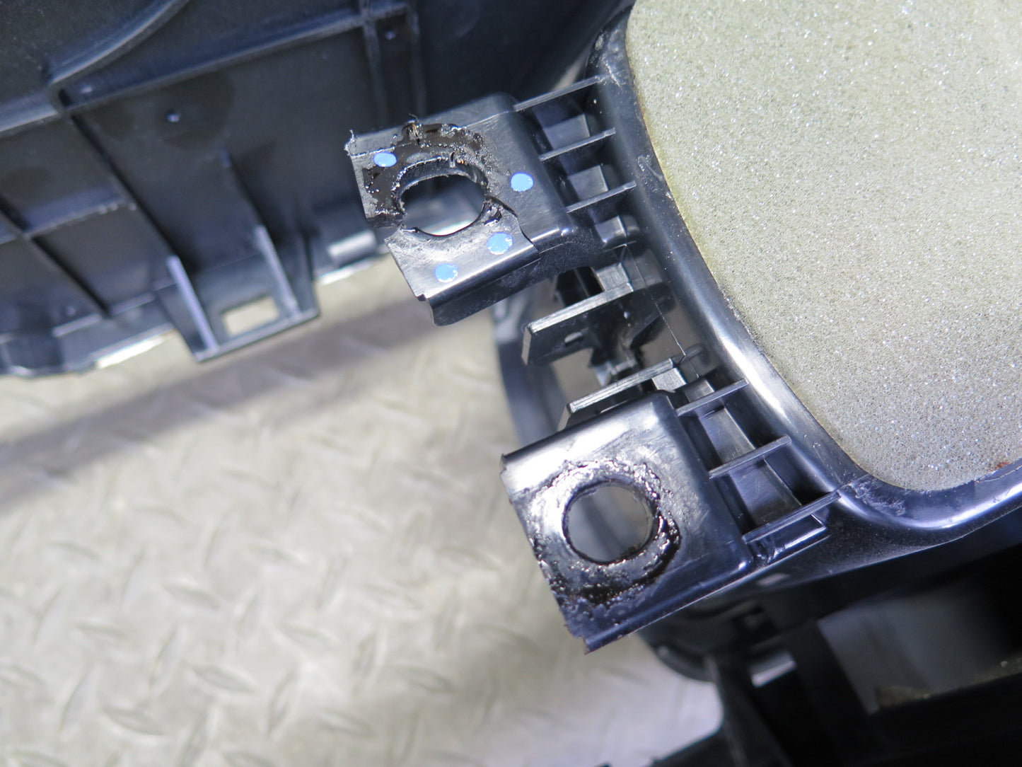 2008 Lexus USE20L Is-f Front Center Console Panel w Armrest & Air Vent Assy OEM