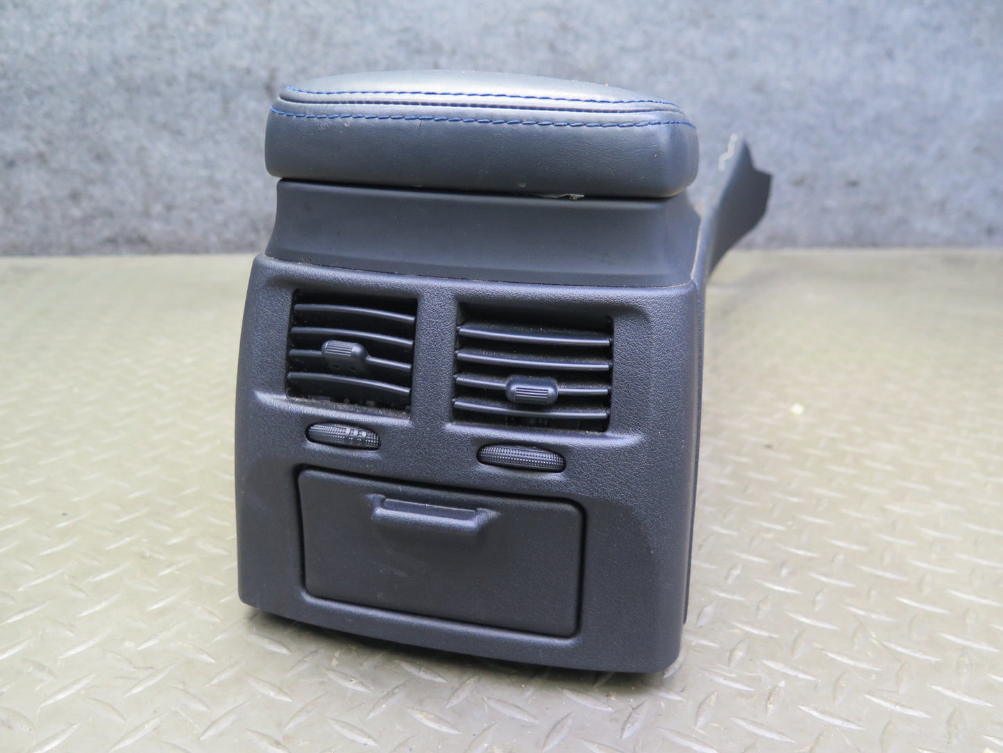 2008 Lexus USE20L Is-f Front Center Console Panel w Armrest & Air Vent Assy OEM