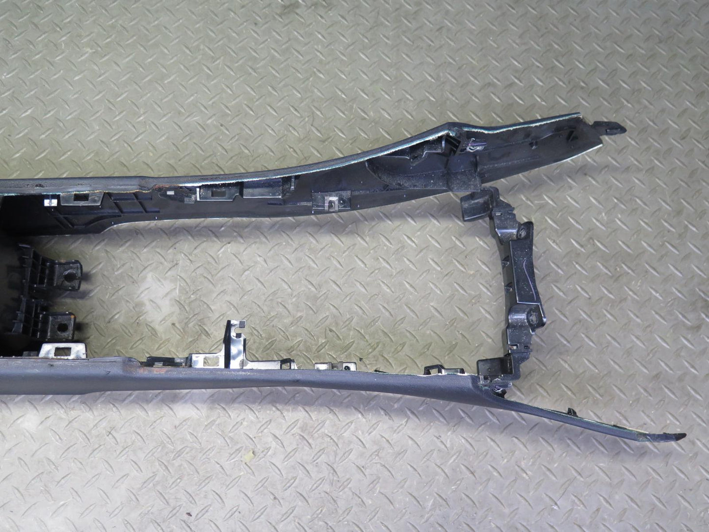 2008 Lexus USE20L Is-f Front Center Console Panel w Armrest & Air Vent Assy OEM
