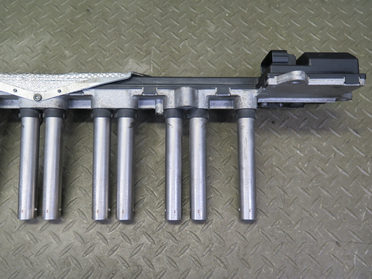 03-12 Mercedes R230 SL600 CL600 S600 M275 Engine Left Ignition Coil Pack 85K