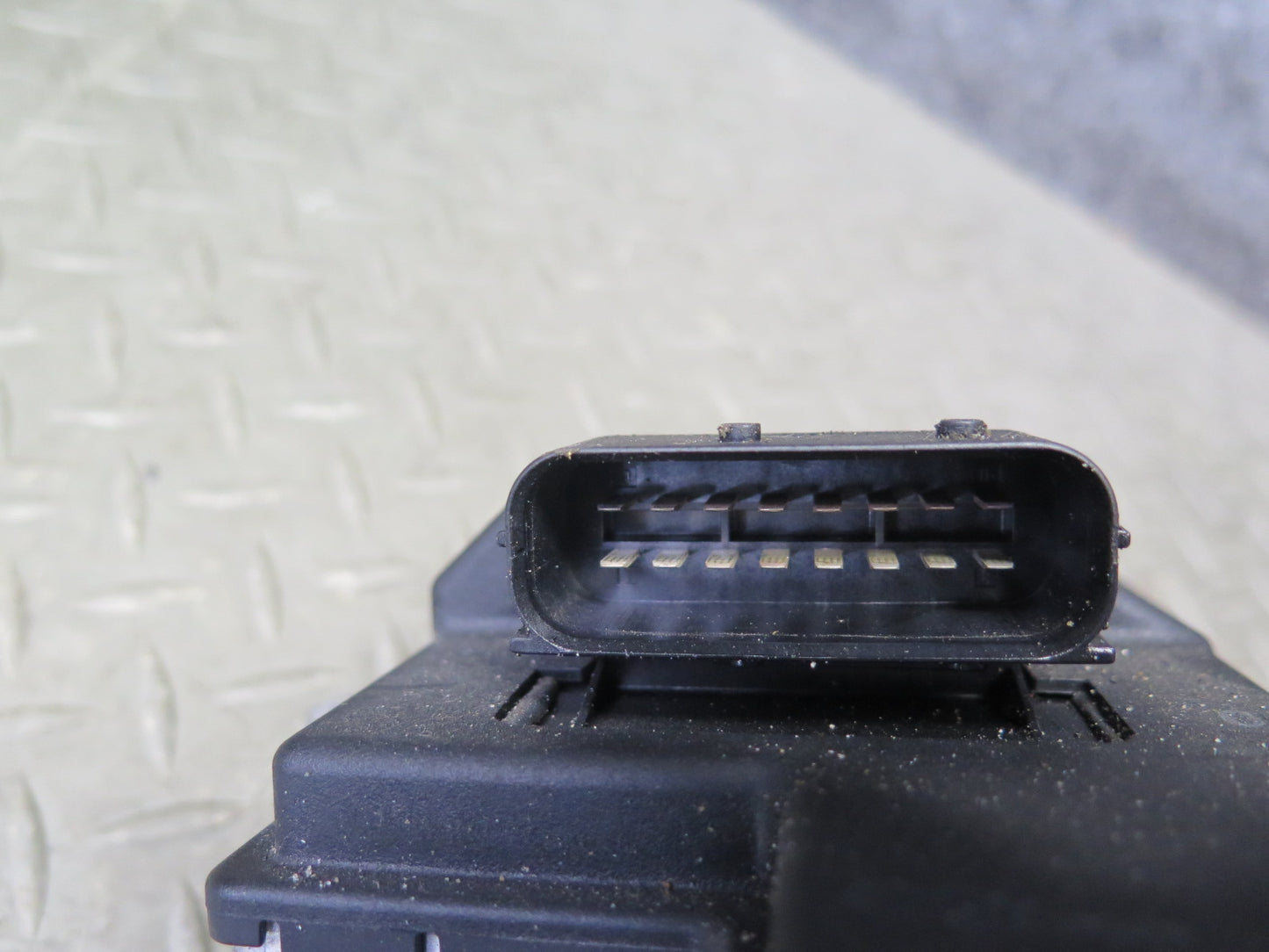 03-12 Mercedes R230 SL600 CL600 S600 M275 Engine Right Ignition Coil Pack 85K