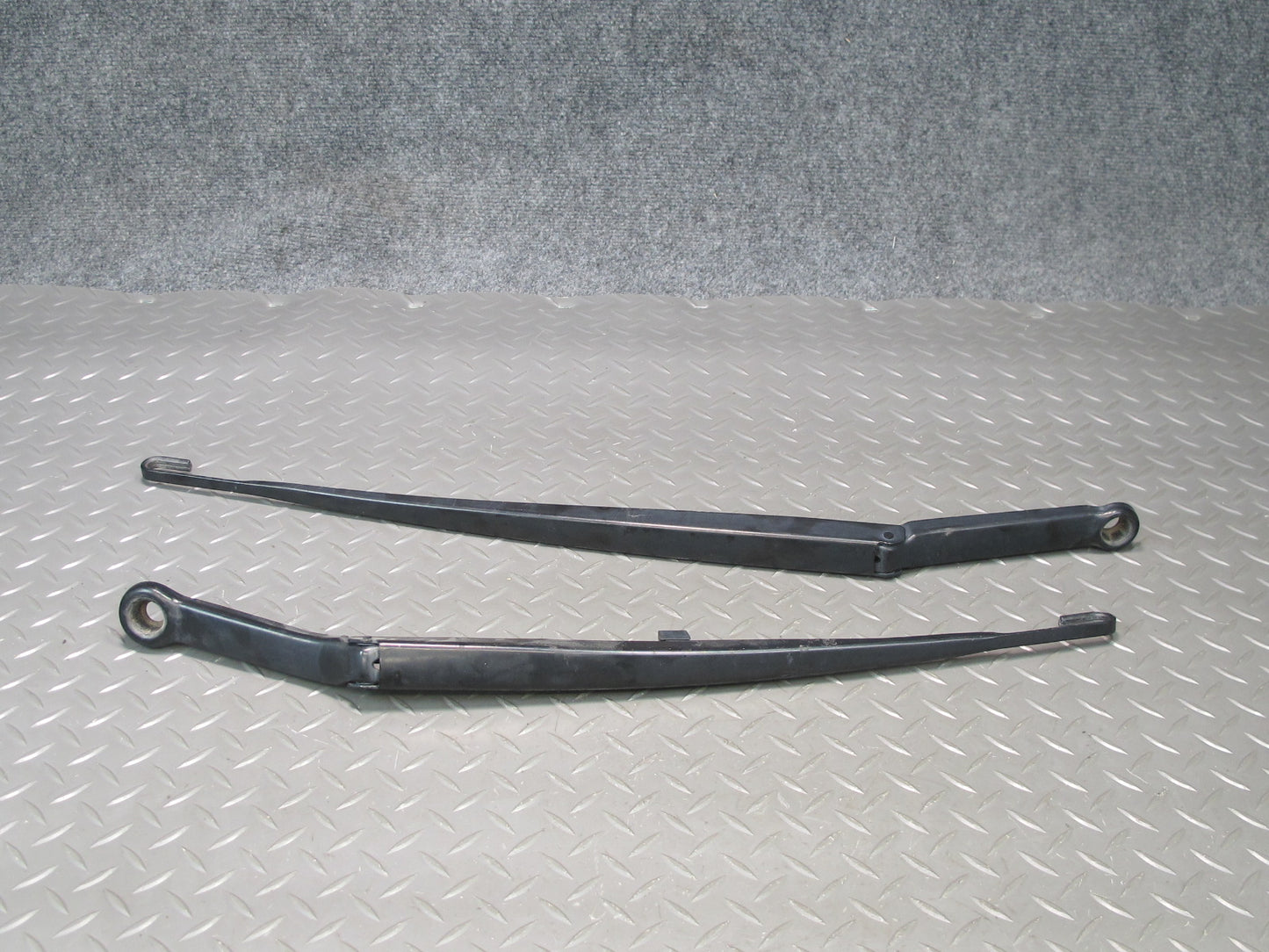 01-06 BMW E46 330ci Coupe Convertible Front Left & Right Wiper Arm Set OEM