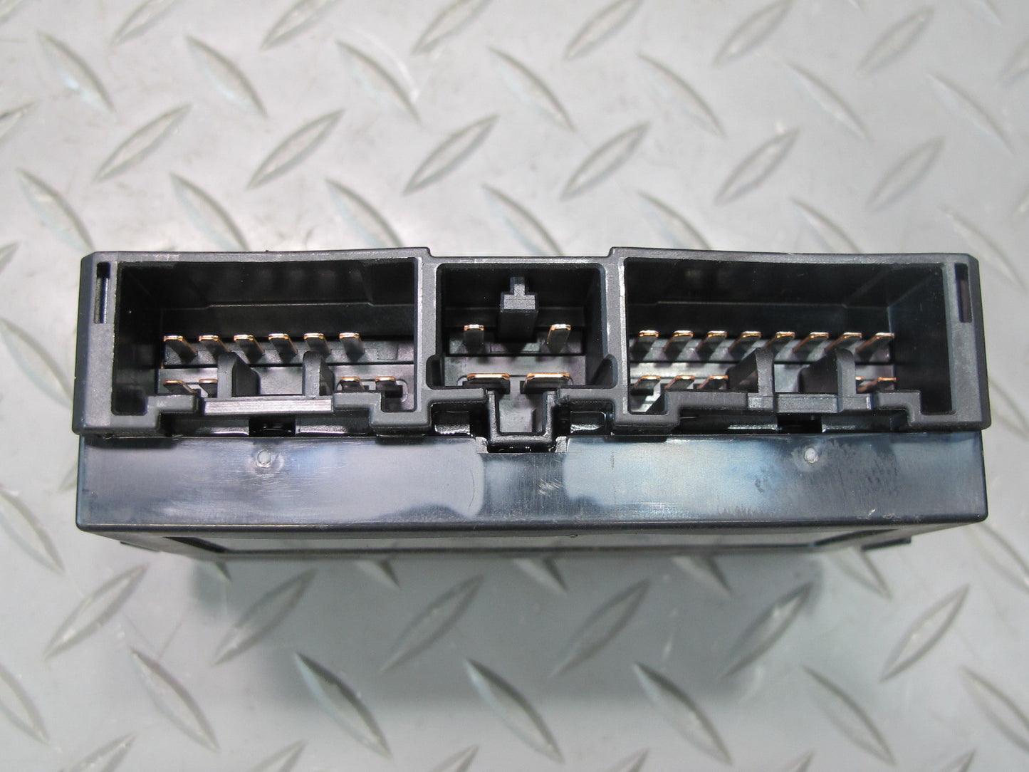 08-10 Lexus IS250 IS350 Is-f Sedan Multiplex Body Control  Unit 89211-53010 OEM