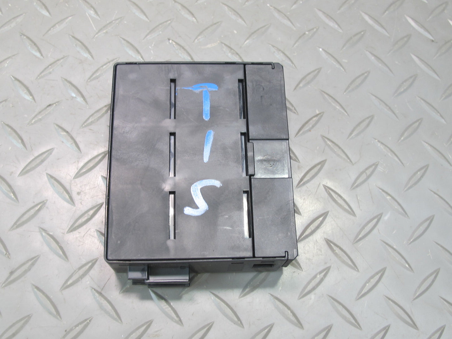 08-10 Lexus IS250 IS350 Is-f Sedan Multiplex Body Control  Unit 89211-53010 OEM