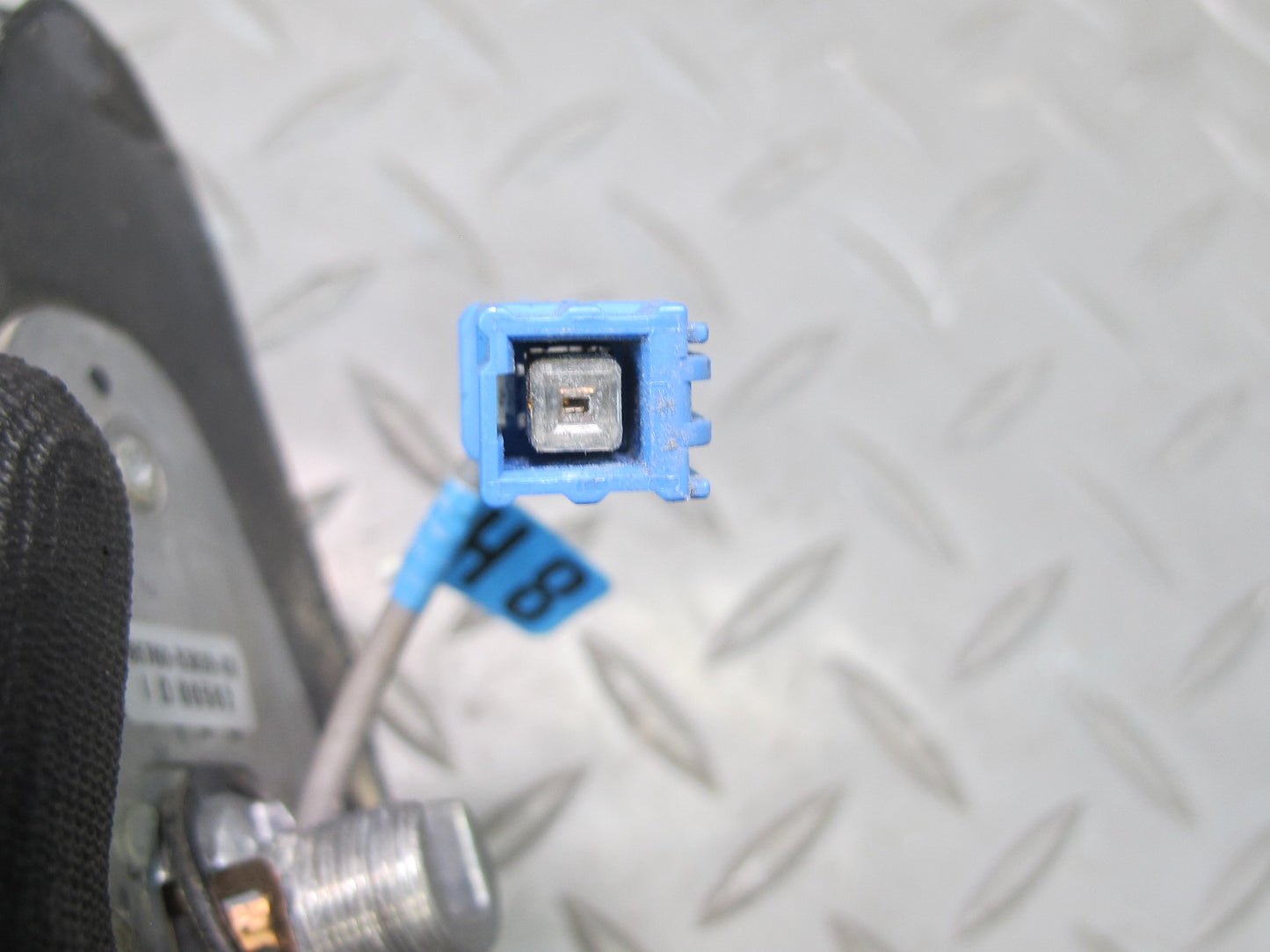 08-10 Lexus USE20L Is-f Rear Upper Roof Radio Shark FIN Antenna Obsidian OEM