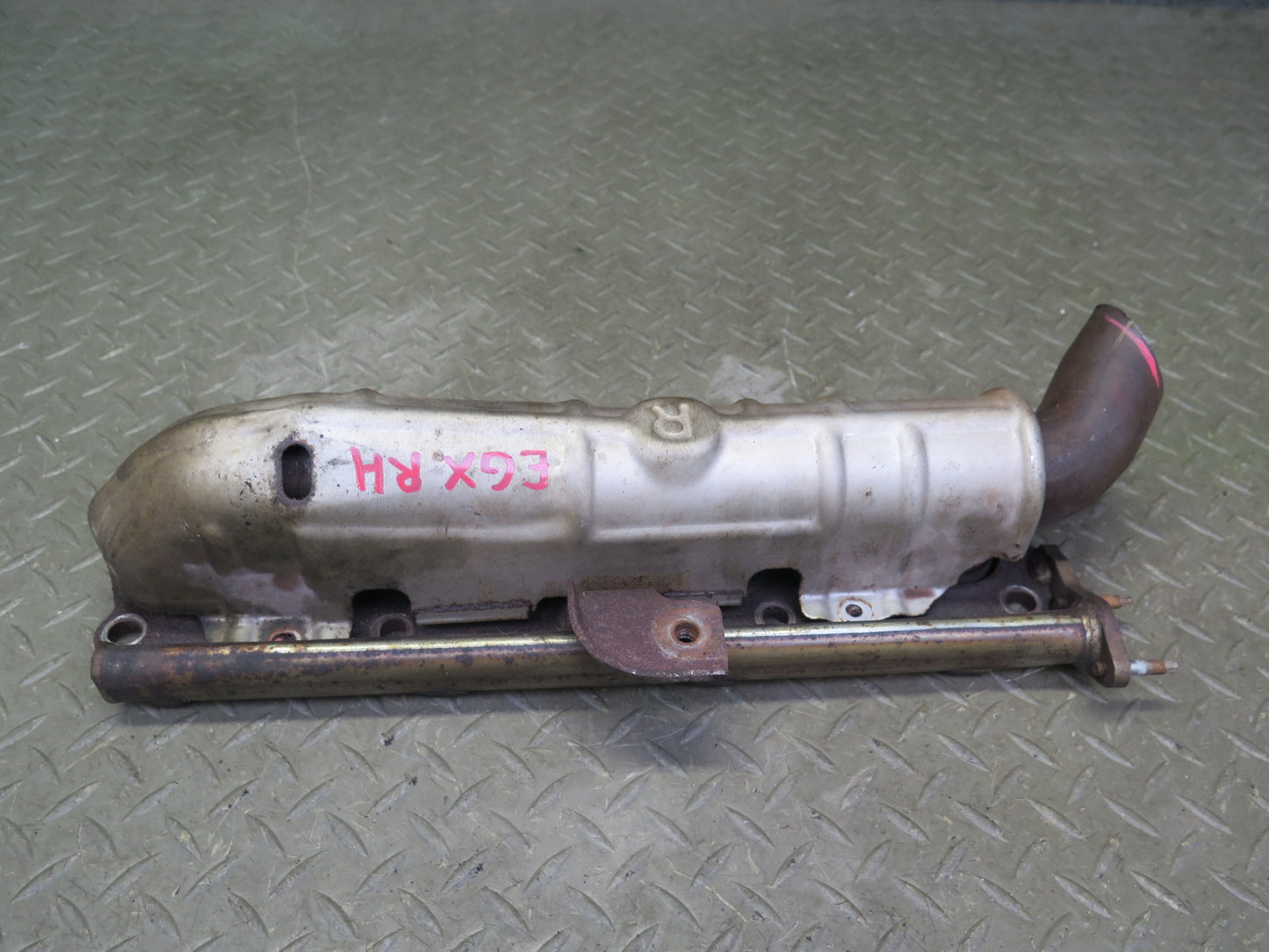 2004-2009 Lexus UZJ120L GX470 4.7L Engine Right Side Exhaust Manifold W/ Shield