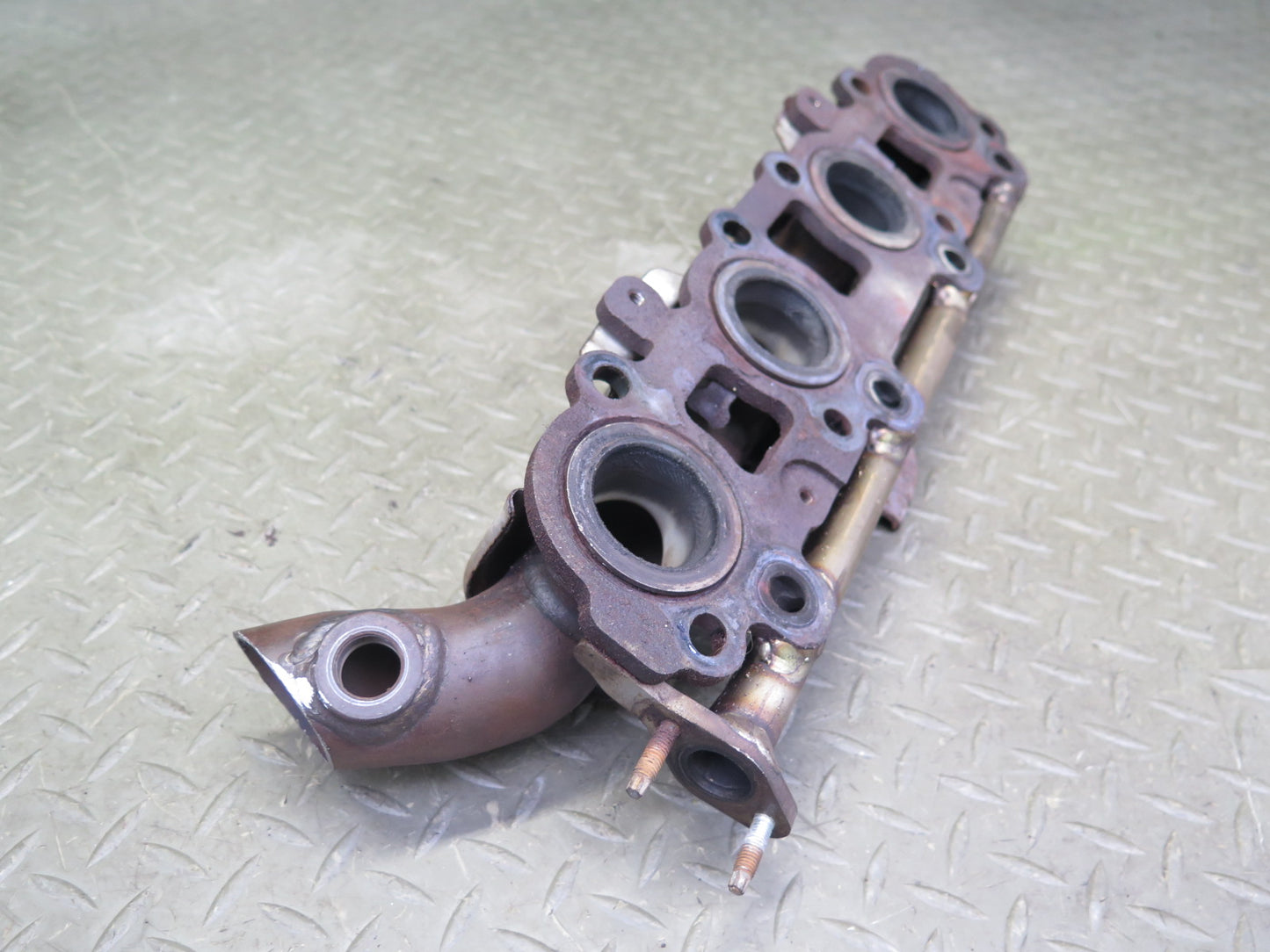 2004-2009 Lexus UZJ120L GX470 4.7L Engine Right Side Exhaust Manifold W/ Shield